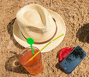 Sicher Reisen: So schützen Sie Ihr Mobilgerät vor Cybergefahren im Urlaub